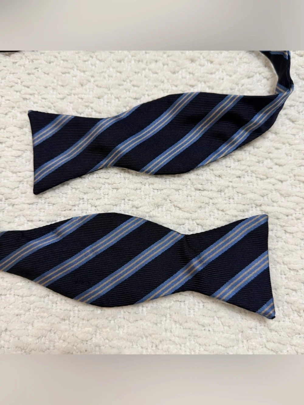 Brooks Brothers Blue All Silk Bow Tie